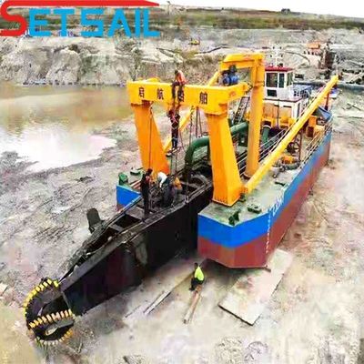 川の砂の採掘に使用される12インチカッター吸い込み掘削機 総高さ2メートル