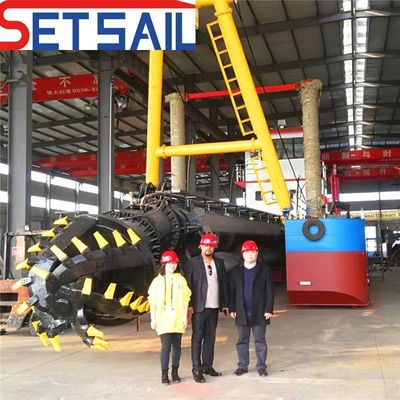 終身販売後サービス 15m 掘削深さ 5000m3 の水流のためのディーゼルエンジンの掘削機