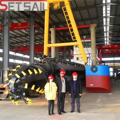 582kw エンジンのパワー 260kw カッターヘッドのパワーと10mの掘削深さの砂掘削機