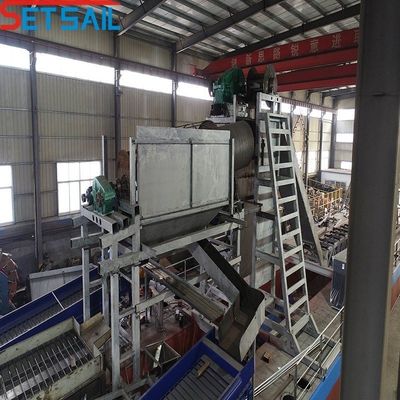 95kw-260kw 電動電源連鎖バケツ 23m-49mの船体寸法を持つ金と砂掘削機