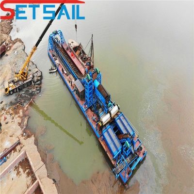 チェインバケット川砂金掘削機 持ち上げウィンチと船体寸法23m-49m