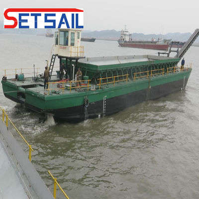 小規模な湖砂と泥輸送船 100kw-500kw メインエンジンパワー
